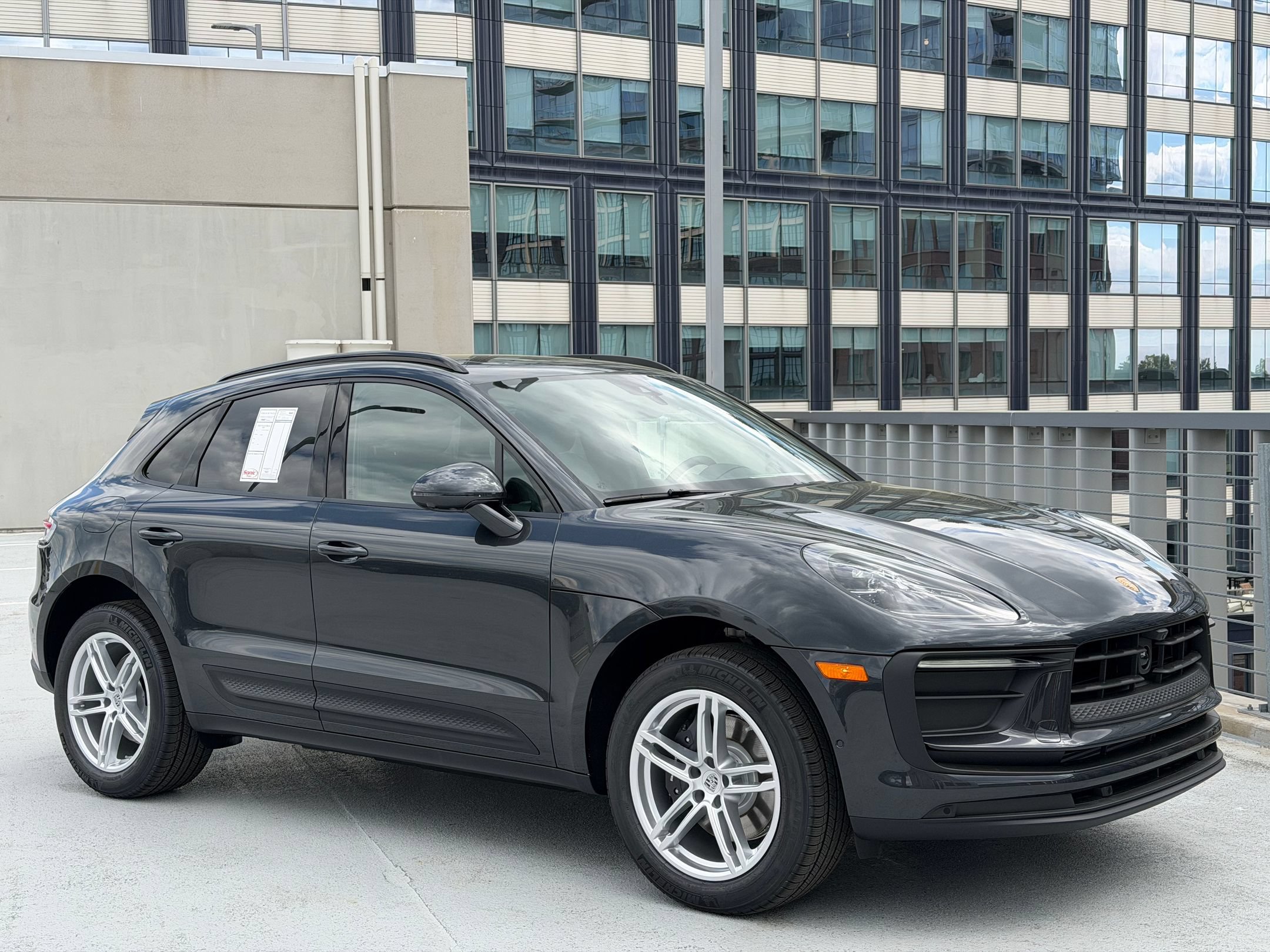 Certified 2026 Porsche Macan AWD/4WD image 9