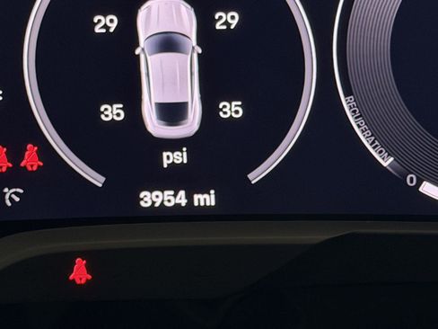 Used 2025 Porsche Taycan image 22