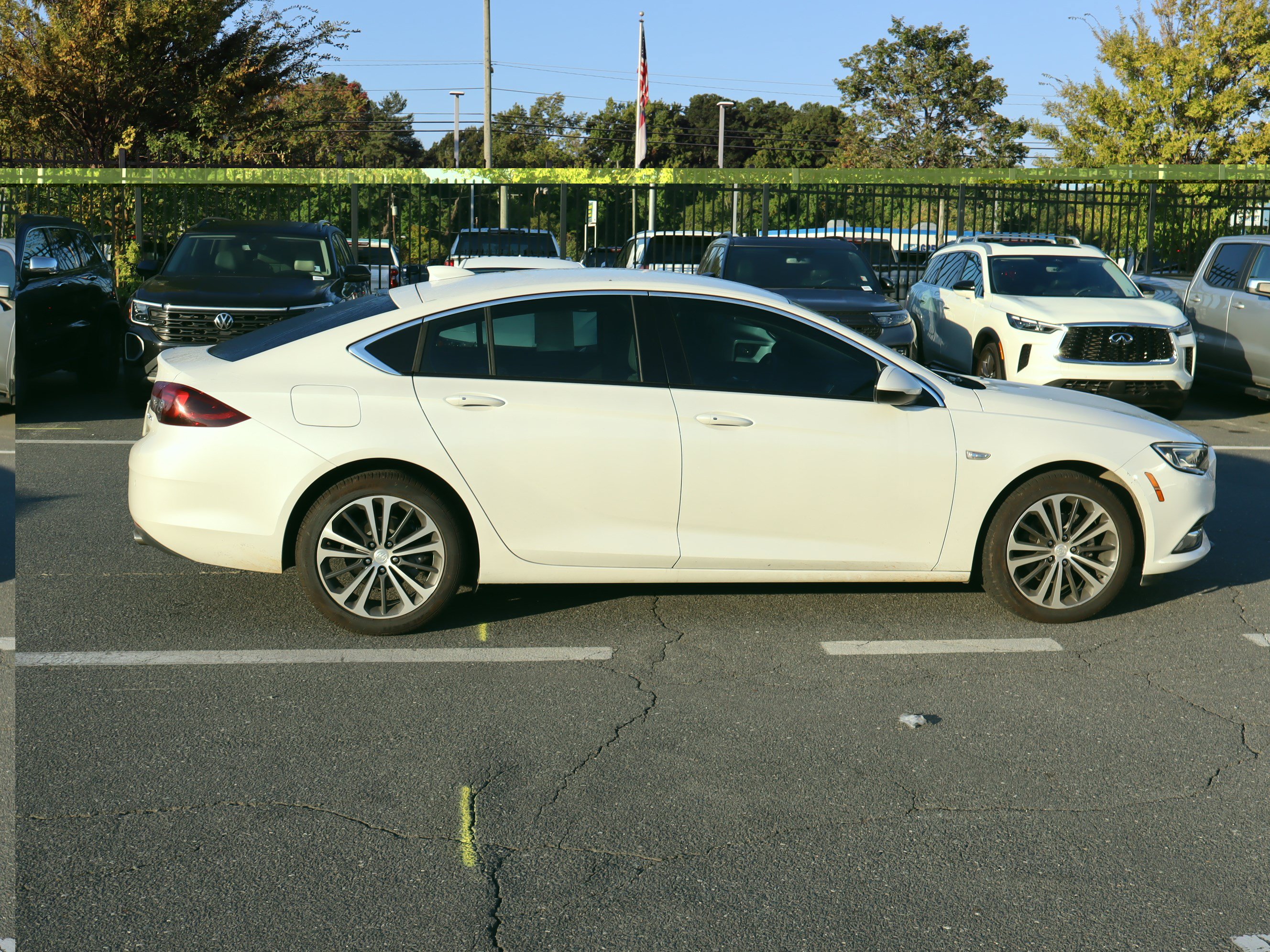 Used 2019 Buick Regal Essence w/ Driver Confidence Package I FWD image 11
