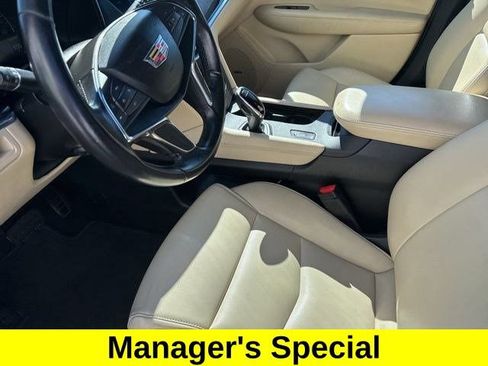 Used 2019 Cadillac XT5 FWD image 11