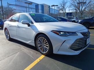 Used 2019 Toyota Avalon XLE video 1