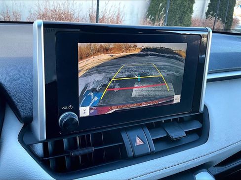 Used 2025 Toyota RAV4 XLE image 28