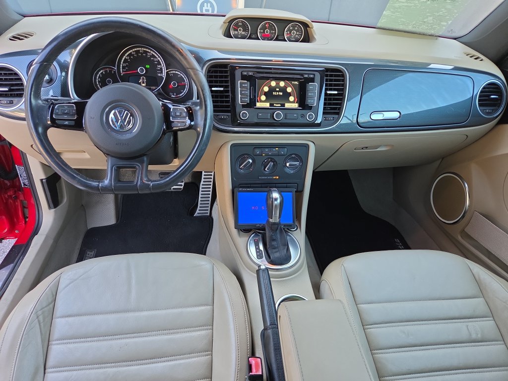Used 2013 Volkswagen Beetle Turbo FWD image 13