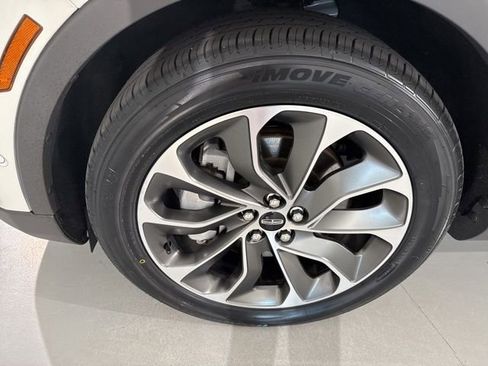 Used 2023 Lincoln Nautilus Reserve w/ Equipment Group 201A AWD/4WD image 5
