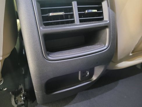 Used 2018 Cadillac XT5 FWD image 59