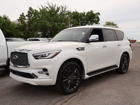 Used 2023 INFINITI QX80 Sensory w/ All-Season Package AWD/4WD image 3