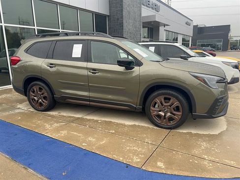 Used 2025 Subaru Ascent Bronze Edition AWD/4WD image 5