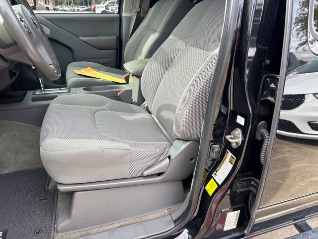 Used 2018 Nissan Frontier SV w/ Value Truck Package AWD/4WD image 12