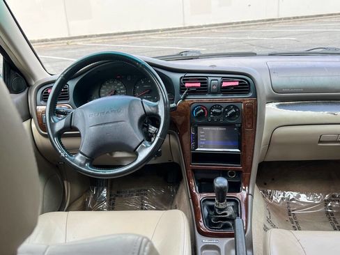 Used 2001 Subaru Outback Limited image 12