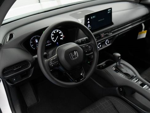 New 2026 Honda HR-V LX image 3