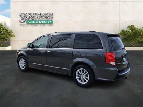 Used 2019 Dodge Grand Caravan SXT image 3