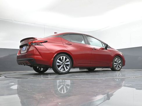 Used 2020 Nissan Versa SR FWD image 43