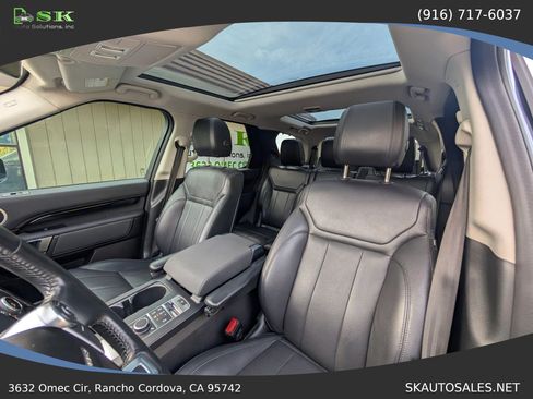 Used 2017 Land Rover Discovery SE AWD/4WD image 19