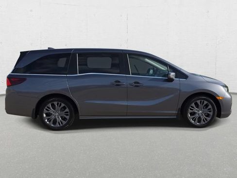 Used 2025 Honda Odyssey Touring image 4