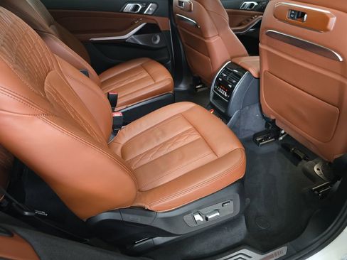 Used 2024 BMW X7 xDrive40i w/ Executive Package AWD/4WD image 16