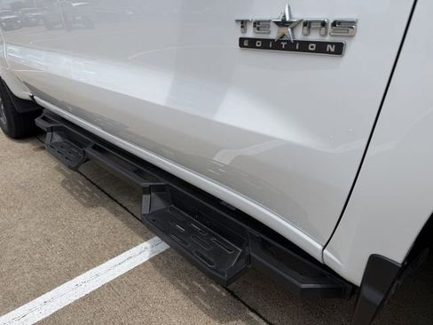Used 2022 Chevrolet Silverado 1500 RST AWD/4WD image 10