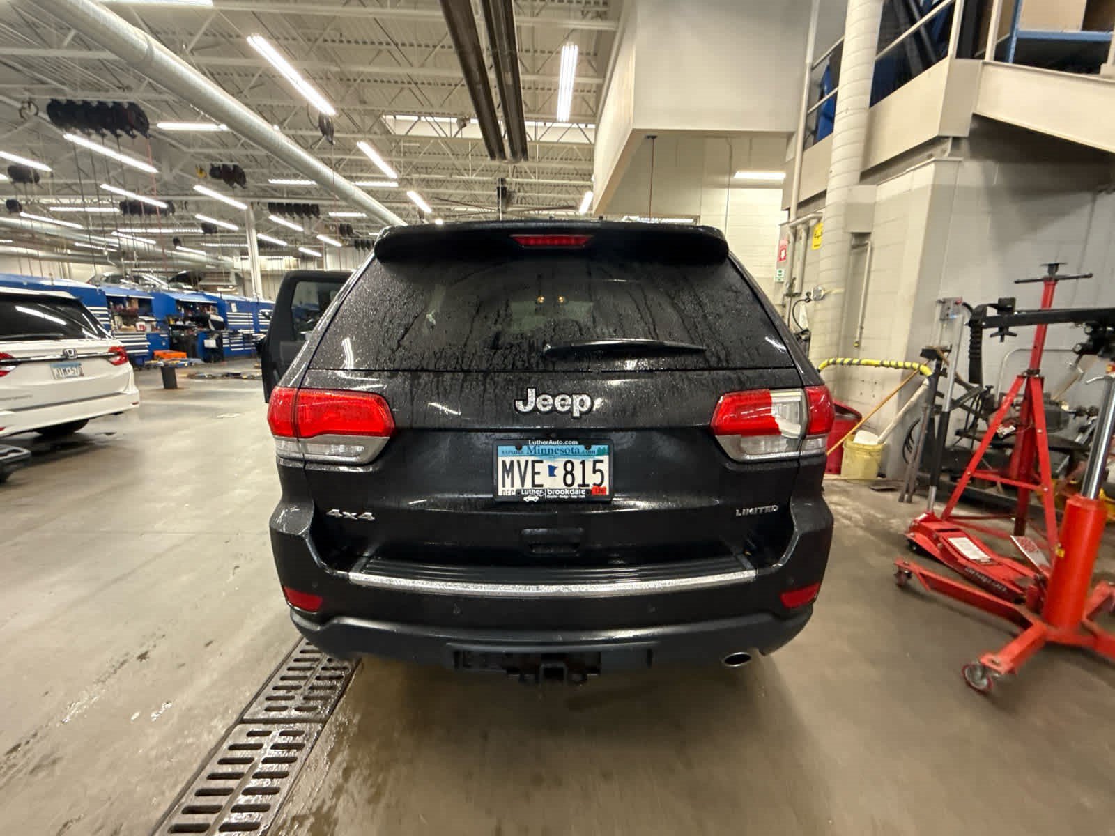 Used 2015 Jeep Grand Cherokee Limited w/ Trailer Tow Group IV AWD/4WD image 6