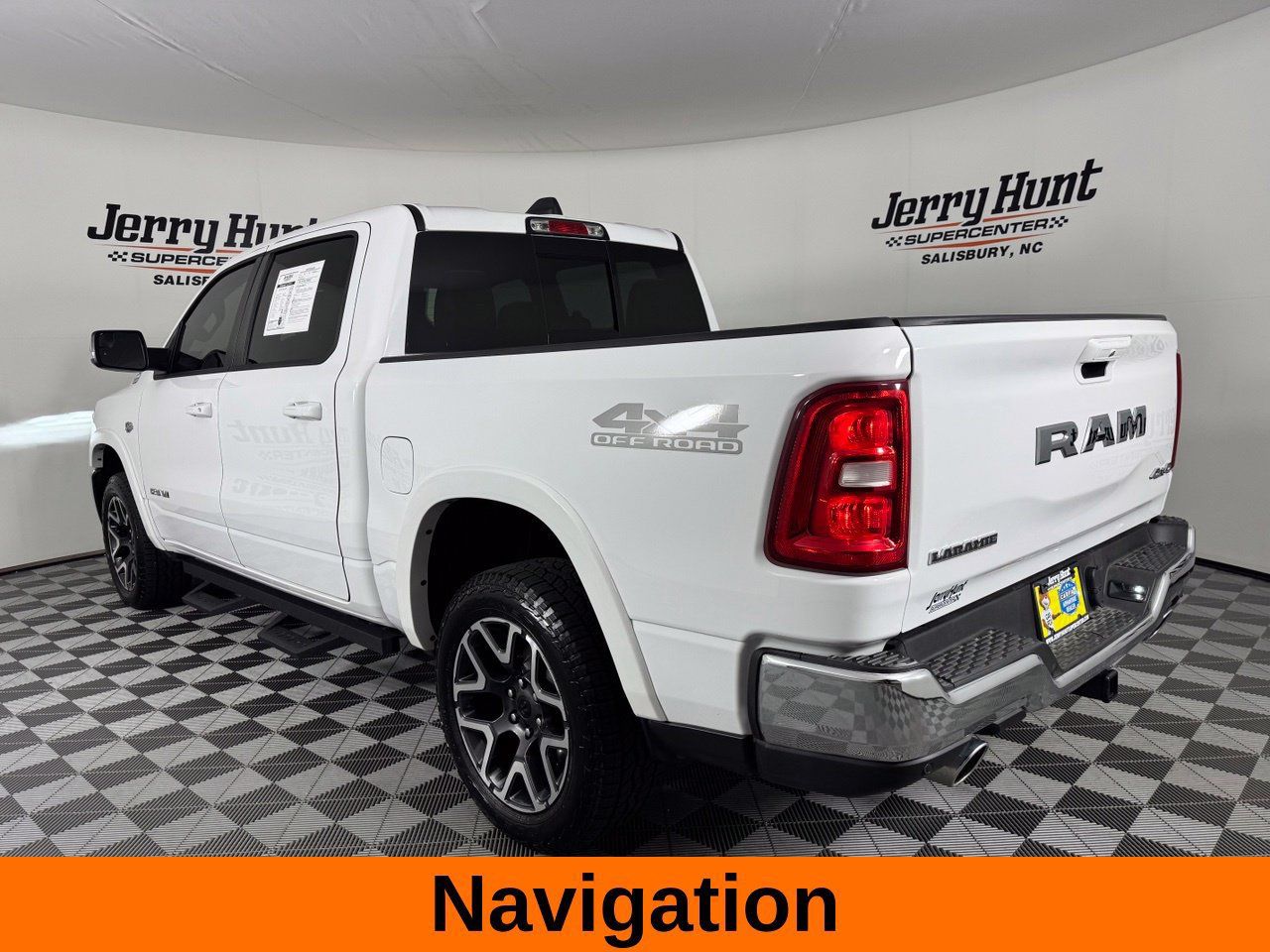 Used 2026 RAM 1500 Laramie w/ Off Road Group AWD/4WD image 10