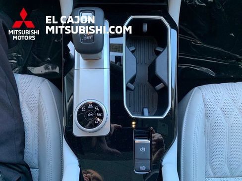 New 2026 Mitsubishi Outlander SEL FWD image 16