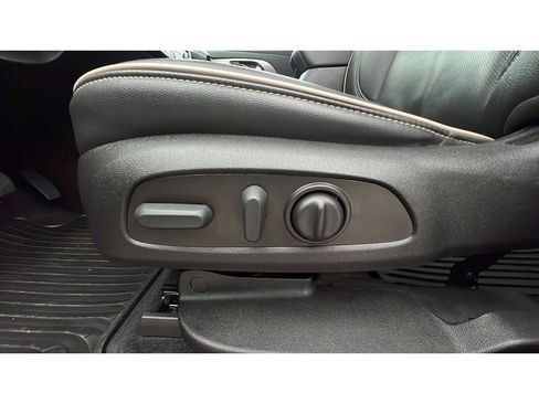 Certified 2023 Chevrolet Traverse Premier w/ Redline Edition image 25