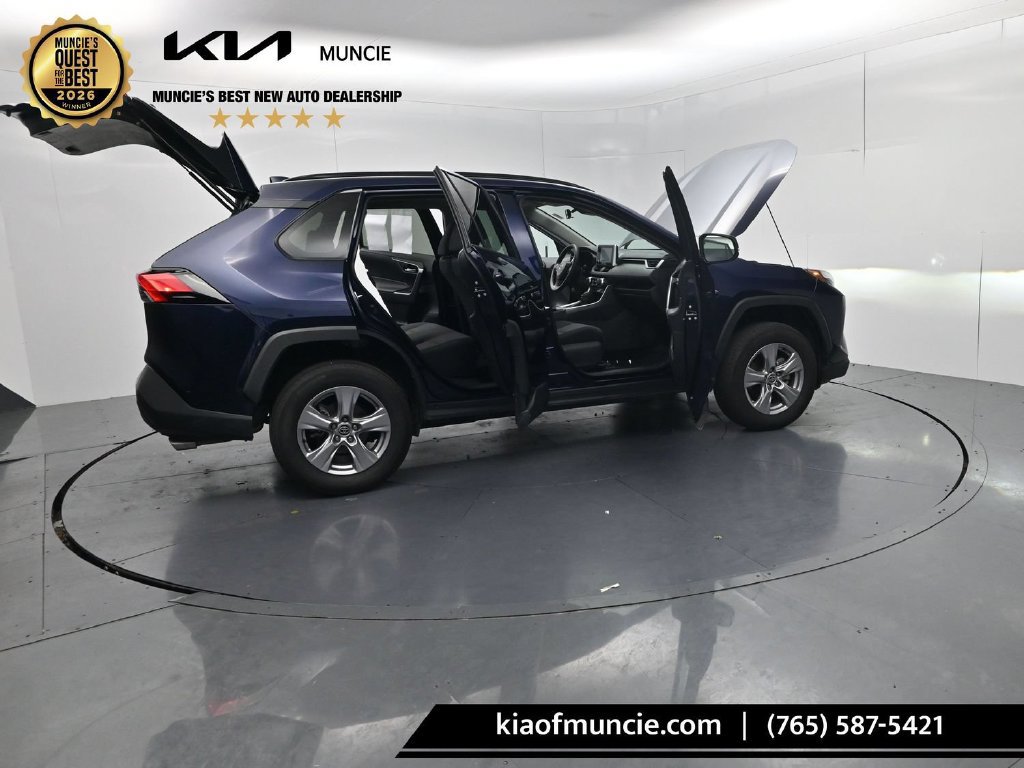 Used 2025 Toyota RAV4 XLE AWD/4WD image 55