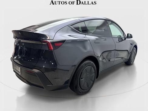 Used 2026 Tesla Model Y 2WD image 6
