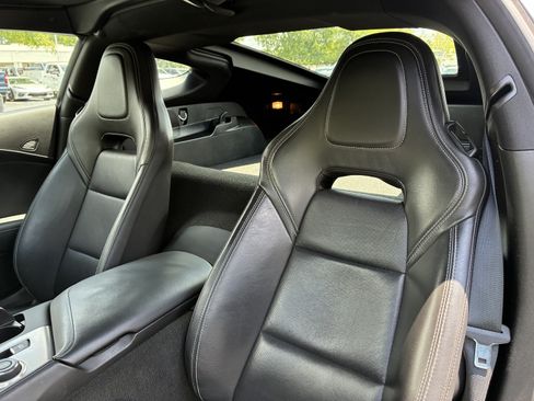 Used 2019 Chevrolet Corvette Stingray Coupe w/ 1LT RWD image 14