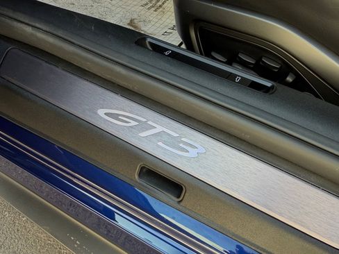 Certified 2022 Porsche 911 GT3 RWD image 16