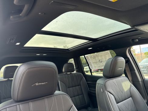 New 2026 Buick Enclave Avenir w/ Super Cruise Package image 18