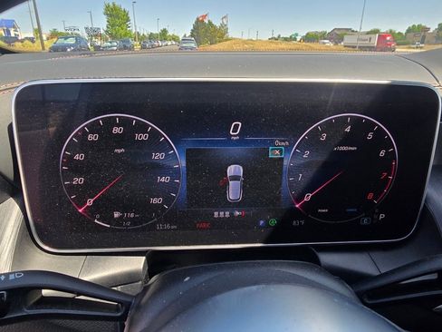 Used 2024 Mercedes-Benz GLC 300 4MATIC image 19