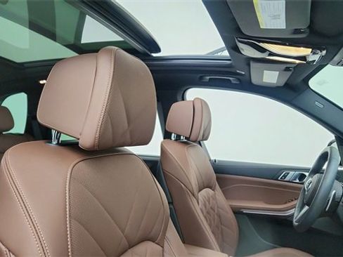 Used 2026 BMW X5 sDrive40i w/ M Sport Package image 22