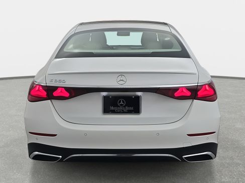 Used 2025 Mercedes-Benz E 350 Sedan image 6