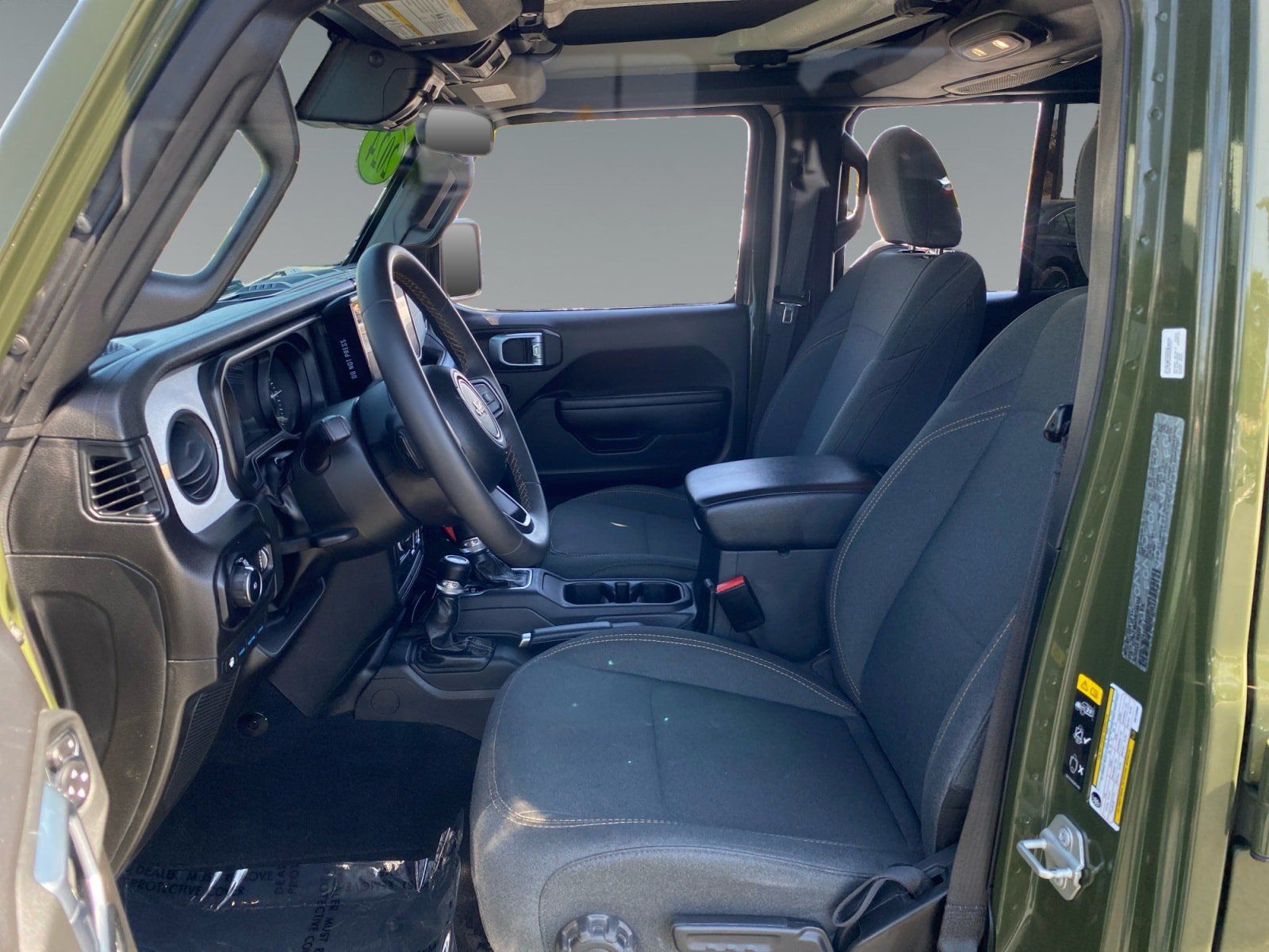Used 2024 Jeep Wrangler Unlimited AWD/4WD image 9