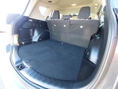 Used 2016 Toyota RAV4 XLE image 18