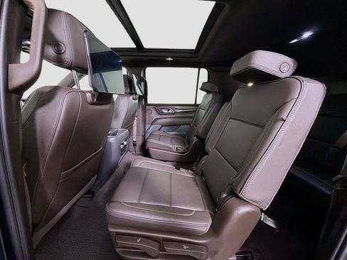 Used 2021 GMC Yukon XL Denali w/ Denali Premium Package AWD/4WD image 25