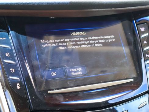 Used 2018 Cadillac Escalade ESV Luxury RWD image 3