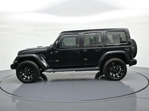 Used 2021 Jeep Wrangler Unlimited Sahara AWD/4WD image 9