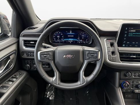 Used 2023 Chevrolet Tahoe Z71 w/ Z71 Off-Road Package AWD/4WD image 14