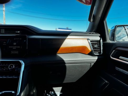 Used 2022 GMC Sierra 1500 Denali w/ Denali Reserve Package image 21