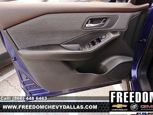 Used 2023 Nissan Rogue SV image 32