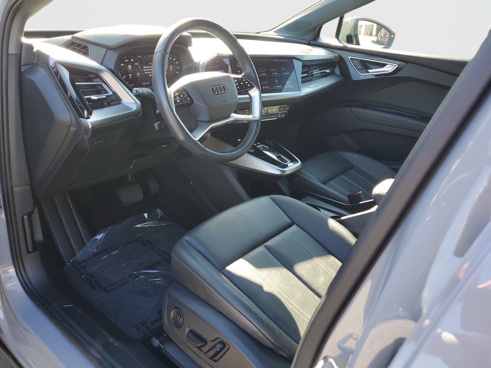 Used 2024 Audi Q4 e-tron Premium Plus AWD/4WD image 19