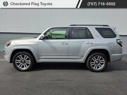 Used 2022 Toyota 4Runner TRD Sport w/ Technology Package AWD/4WD image 3