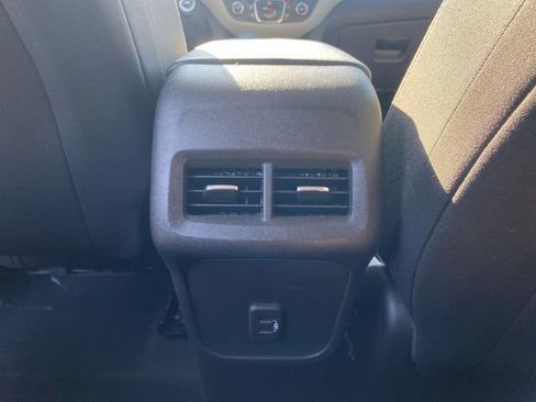 Used 2023 Chevrolet Equinox LS w/ LS Convenience Package AWD/4WD image 20