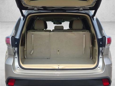 Used 2015 Toyota Highlander XLE AWD/4WD image 6