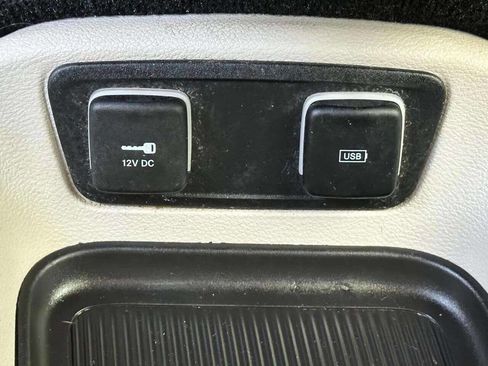 Used 2018 Chrysler Pacifica Touring Plus w/ Tire & Wheel Group image 22