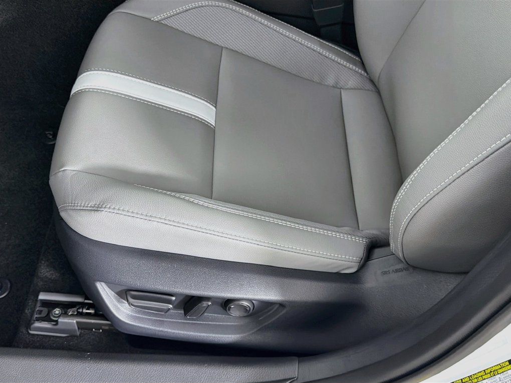 Used 2026 Toyota Camry SE FWD image 24