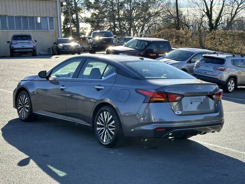 Used 2024 Nissan Altima 2.5 SV image 6