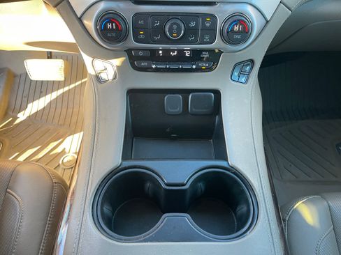 Used 2018 GMC Yukon SLT w/ Premium Edition image 18