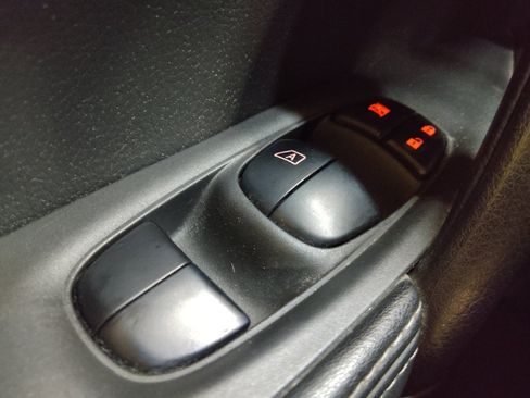 Used 2020 Nissan Rogue Sport S AWD/4WD image 27