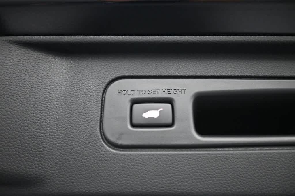 Certified 2024 Honda Pilot TrailSport image 23